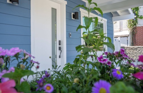 Glendale House | Brand New 3-bedroom house with AC, WiFi in fabulous Glendale