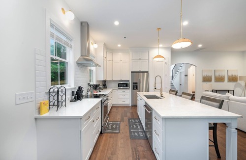 Enderly Park House | Brand New Luxury Home 4BR/3BA Minutes to Uptown