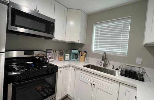 Lemon Grove Cottage | Brand new very quite and beautifully furnished 1 bedroom 1 bath cottage