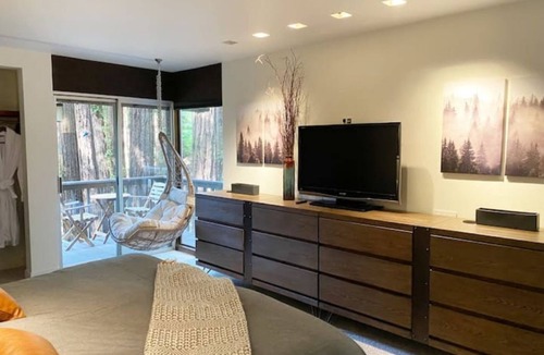Lagunitas-Forest Knolls House | Breathtaking Retreat in the Redwoods + Master Suite-3BR/2.5BA -MID-WEEK SPECIAL