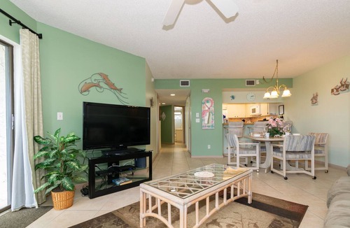 Bradenton Beach Condo | Bridgeport Condo 211 · Partial Gulf Views