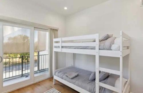 Montopolis House | Bright & Airy 3BR - Perfect Location and Balcony