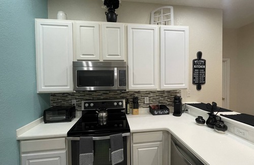 Bahama Bay Condo | Bright and Tropical 3BR, 25 Min to Disney!