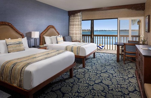 Crown Point Hotel | Bright Bay View Double Suite | Perfect for Group Getaways | 2 units