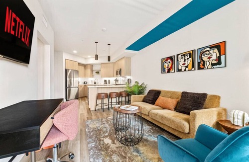 Santa Ana Heights Apartment | Bright & Modern Condo | 1Mi to South Coast Plaza