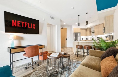 Santa Ana Heights Apartment | Bright & Modern Condo | 1Mi to South Coast Plaza