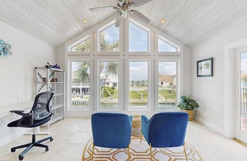 Key Allegro House | Canal-front home with saltwater pool, pool spa, kayaks, dock, & casita