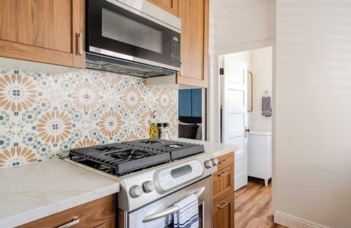 Hillcrest Cottage | Canyon Views w/Outdoor Seating & Parking
