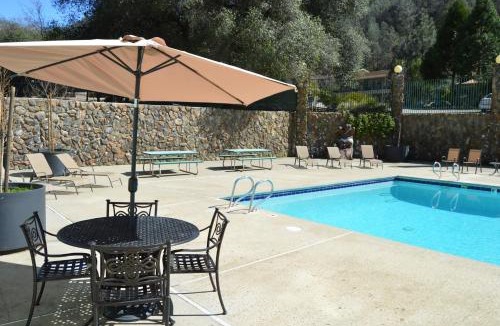 Incline Hotel | Cedar Lodge