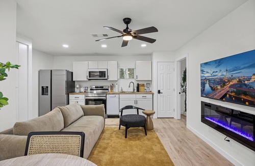 Highland Apartment | Central Austin Chic: Minutes to Downtown & Dining
