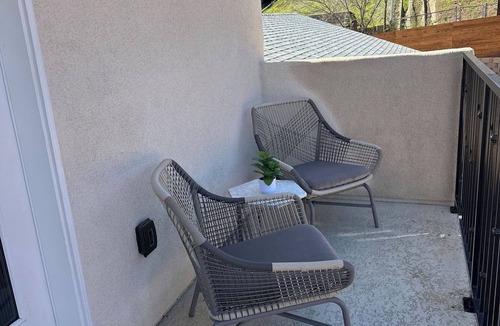 Central Escondido Condo | Central Escondido 1BR/1BR with King Bed & W/D in Unit