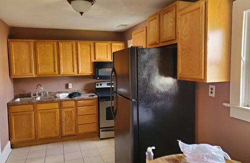 Lansing Apartment | Charming 1-bedroom apartment with AC in lively Lansing