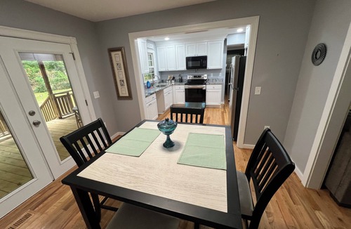 Toddville Road Cottage | Charming 3-bedroom cottage in pleasant Charlotte with AC, WiFi