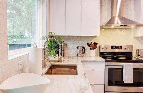 Villa Heights House | Charming 3-bedroom house in Villa Heights near NoDa with Fully-Fenced Backyard