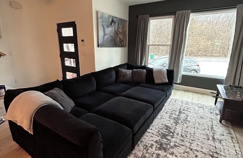 Madison House | Charming 3-bedroom house - 10 minutes from Broadway