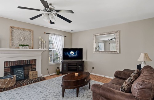 Pineville House | Charming 3BR/2.5BA home for friends and family in Ballantyne