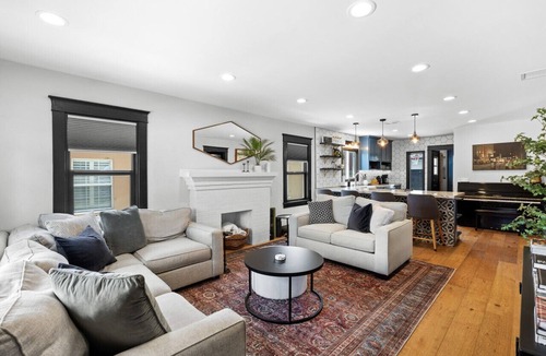 Mid City House | Charming 3BR in Heart of LA with Spacious Backyard