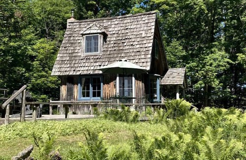 Harbor Springs Cabin | Charming and Secluded Log Cabin Rental on Small Farm near Lake Michigan