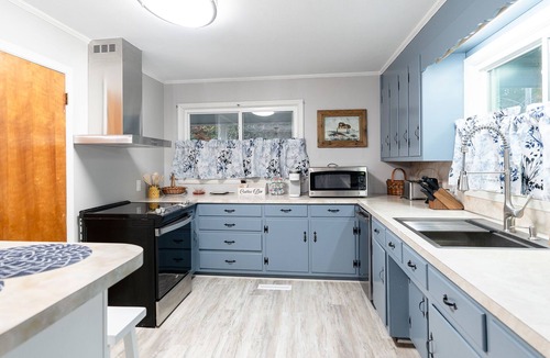 Troy House | Charming farmhouse nestled within the breathtaking Uwharrie National Forest!
