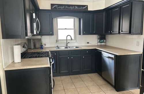 Norton Shores House | Charming room with WiFi and AC in Norton Shores