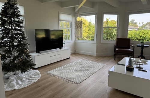 Lake San Marcos House | Cheerful 3 bedroom house right on the golf course.
