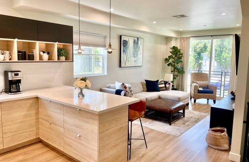 Sherman Oaks House | Cheerful 3B/3.5 Bath Family friendly Townhouse!