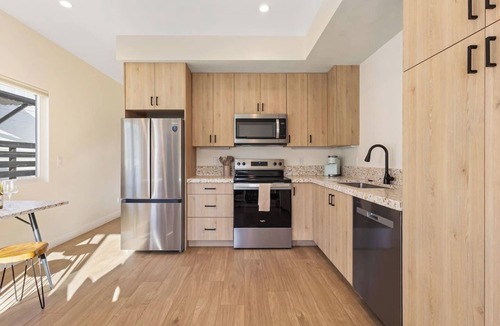 University Heights House | Chic 1 BR Urban Bungalow | AC + Free Parking