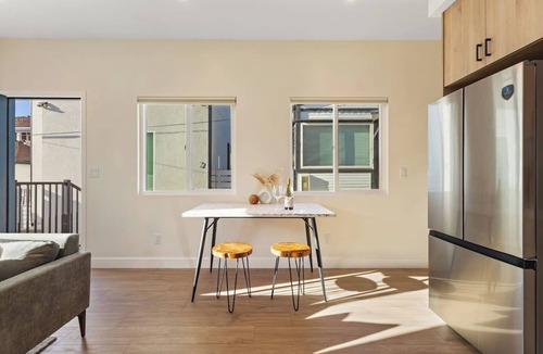 University Heights House | Chic 1 BR Urban Bungalow | AC + Free Parking