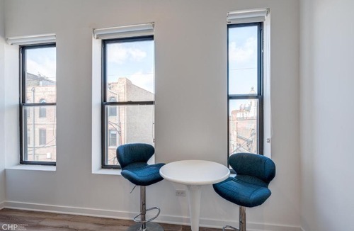 River West Hotel | Chicago Third Floor Studio by 747 Lofts