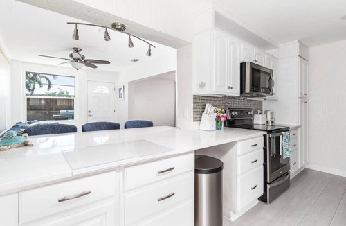 Harbor Heights House | Coastal 3BR Retreat Near Beach, BBQ & Ping Pong