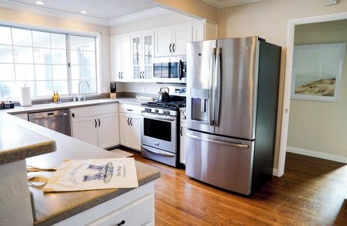 Crown Point House | Coastal Luxury: Large Home, Steps to Mission Bay & 10 Minute Walk to The Beach