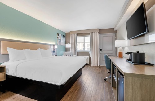 Midway District Hotel | Comfort Inn Sea World Area