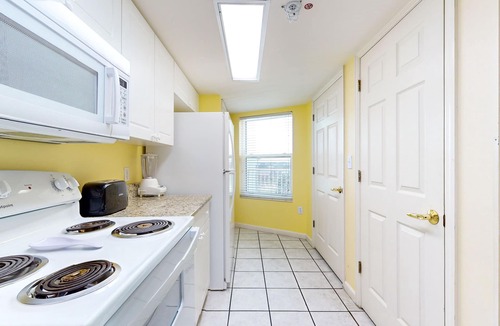 Fort Walton Beach Condo | Comfortable Vacation Rental On Okaloosa Island, On The Beach, On-Site Pool