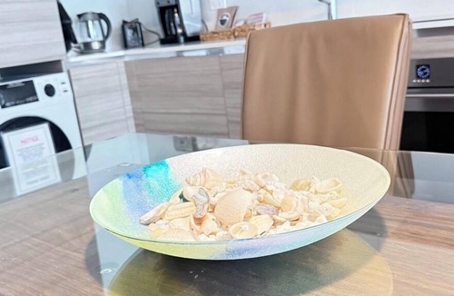 Hollywood Condo | CONDO@Hollywood BEACH ✦Rooftop POOL and HOT Tub ✦STEPS to BEACH ✦PET Friendly!