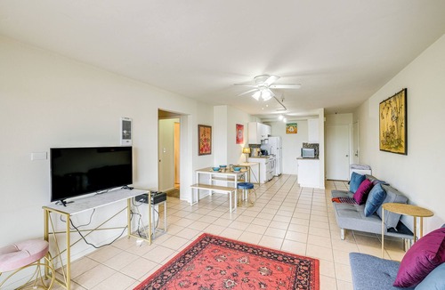 Pacific Beach Condo | Condo Near Hospitals & 1/2 Mi to Mission Bay!
