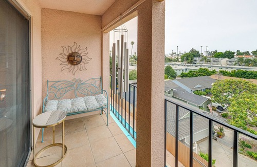Pacific Beach Condo | Condo Near Hospitals & 1/2 Mi to Mission Bay!