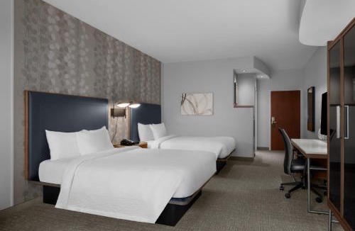 Paw Creek Hotel | Courtyard Charlotte Airport North