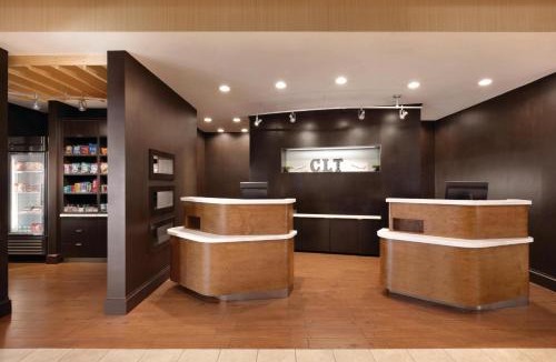Paw Creek Hotel | Courtyard Charlotte Airport North