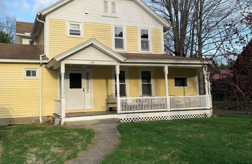 South Lee Apartment | Cozy 1-bedroom apartment in old farm house in historic South Lee