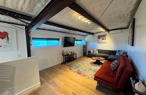 Rainbow CDP Apartment | Cozy 1-bedroom artistic loft apartment in peaceful Fallbrook with hi -speed WiFi