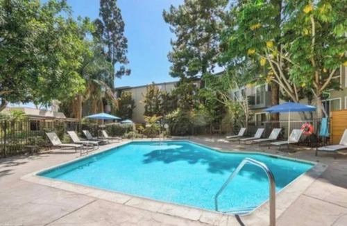 College East Condo | Cozy 1-bedroom condo in marvelous San Diego with WiFi with pool and hot tub