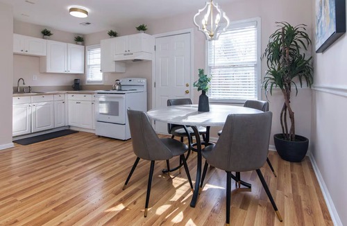 Ponderosa - Wingate Apartment | Cozy 1BR for Longer Stays Close to Uptown