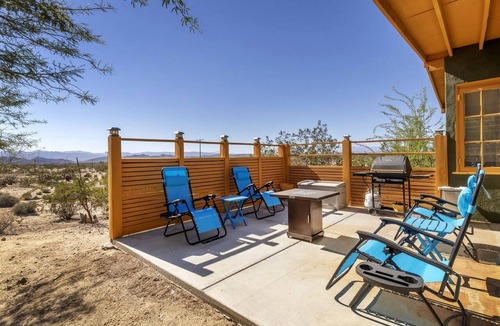 Joshua Tree Cabin | Cozy Cabin Ideal for a Getaway in Joshua Tree Perfect for Stargazing