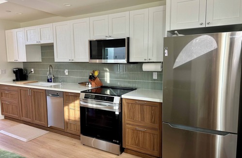 North Park Apartment | Cozy & modern studio in desirable North Park/Morley Field area