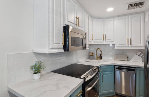 Village of La Jolla Condo | Cozy Ocean Front Studio Condo in welcoming La Jolla