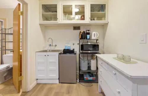 Oak Park Apartment | Cozy San Diego Studio Retreat with Private Entry