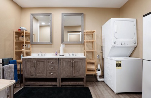 Santa Clarita House | Cozy Santa Clarita Cottage Near Lake & Attractions
