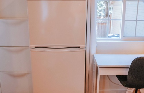 North Central House | Cozy studio with A/C 1B/1B in San Mateo, California. No pet/smoke