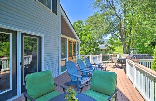 Brevard House | Creekside Brevard Home < 1 Mi to Downtown!