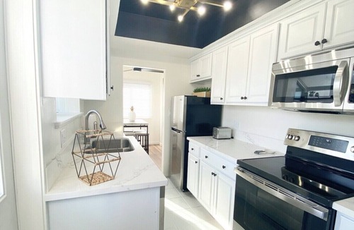 Crown Point House | Crown Point 2B Home w/Backyard 2 Blocks to Bay
